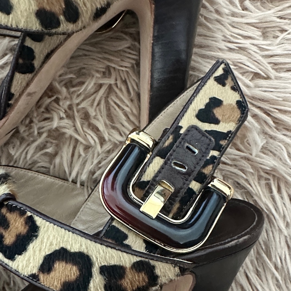 Manolo Blahnik Leopard Print calf hair Heels - Picture 4 of 6